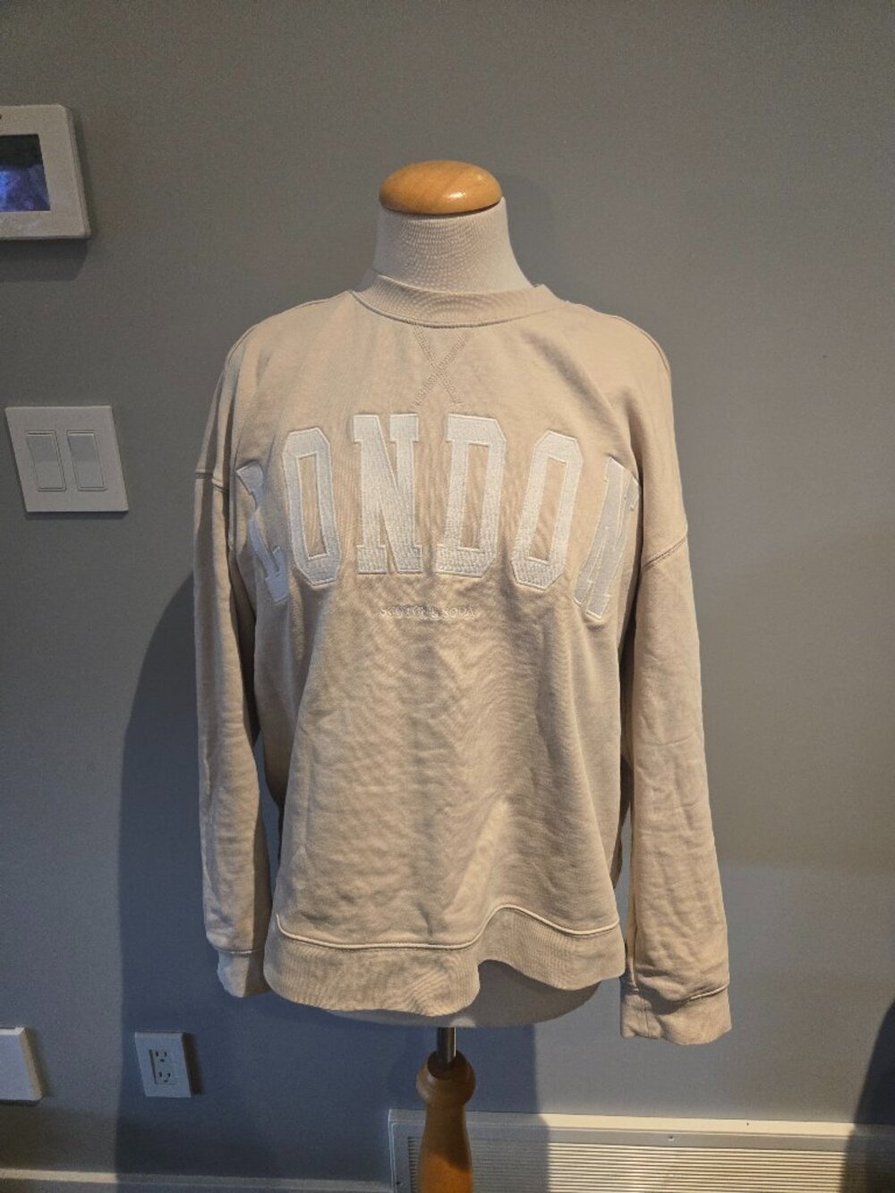 Scotch & Soda London Embroidered Graphic Sweatshirt | Size Large | Beige